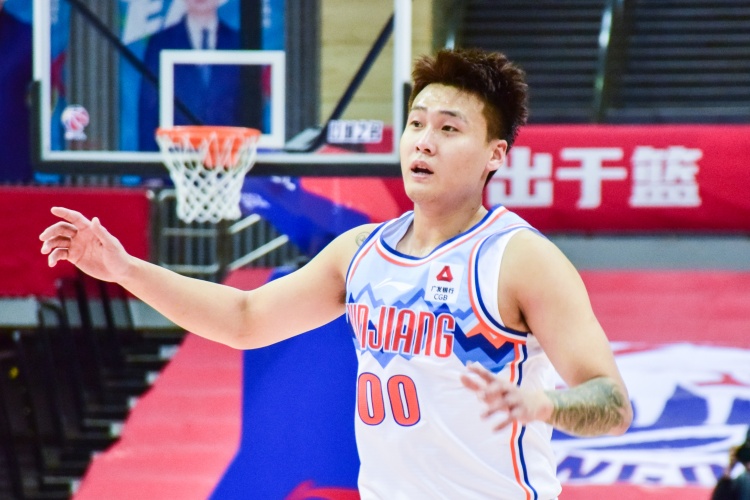  不太準！趙睿18中6拿到20分4板4助也有4失誤 三分13中4