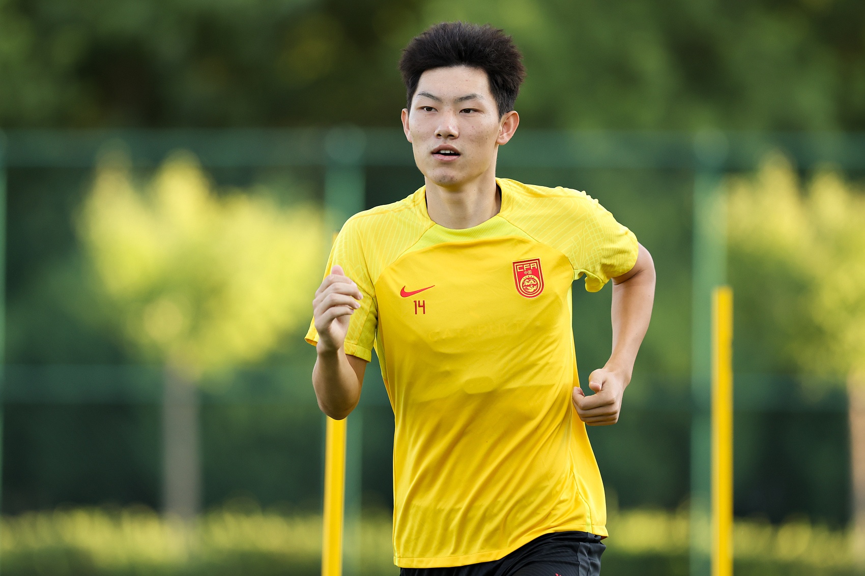  魯媒：泰山隊抵達梅州五外援齊整，四名國腳可出戰史松宸隨隊
