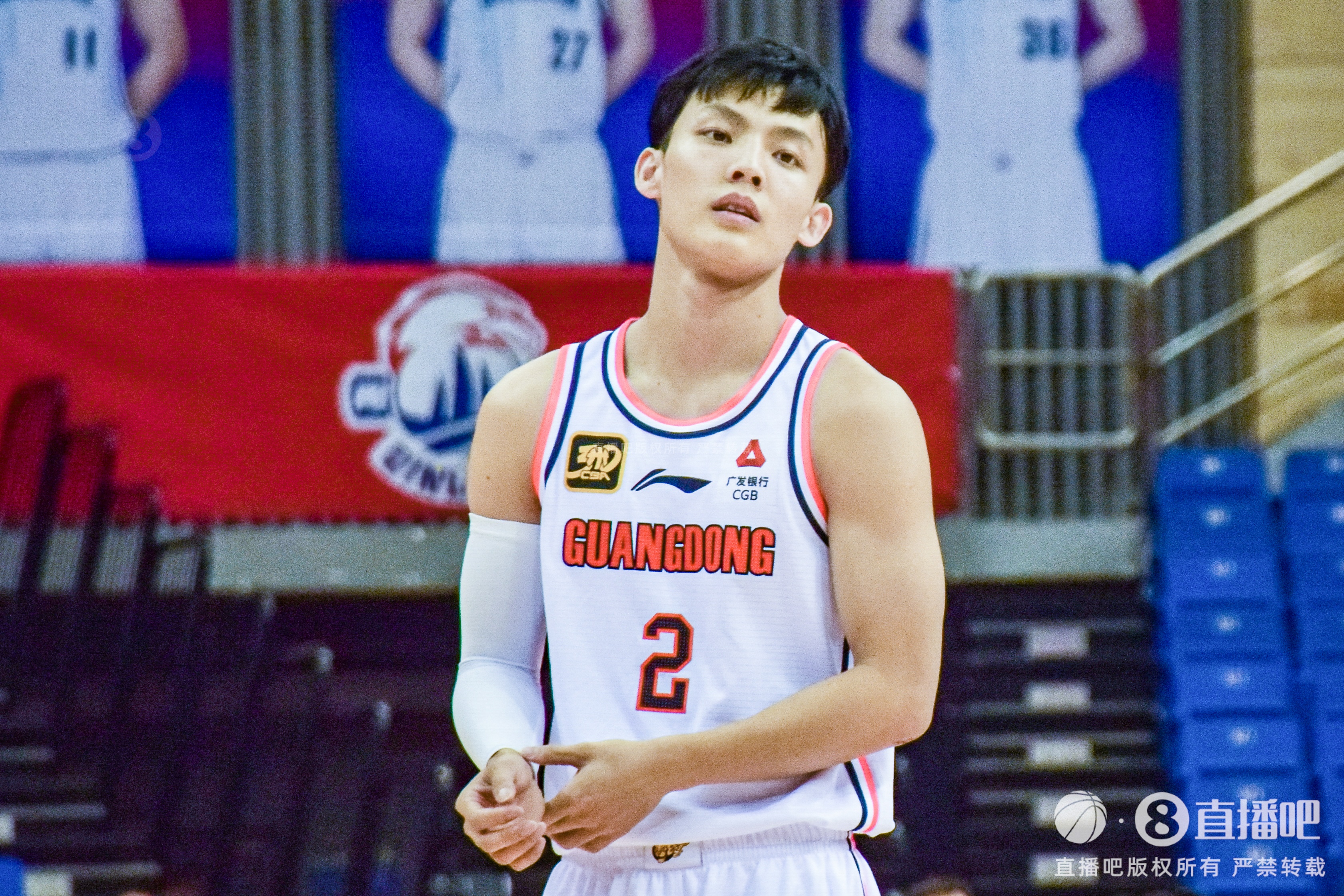  未能救主！徐杰12投7中&三分4中3 得到18分7板2助