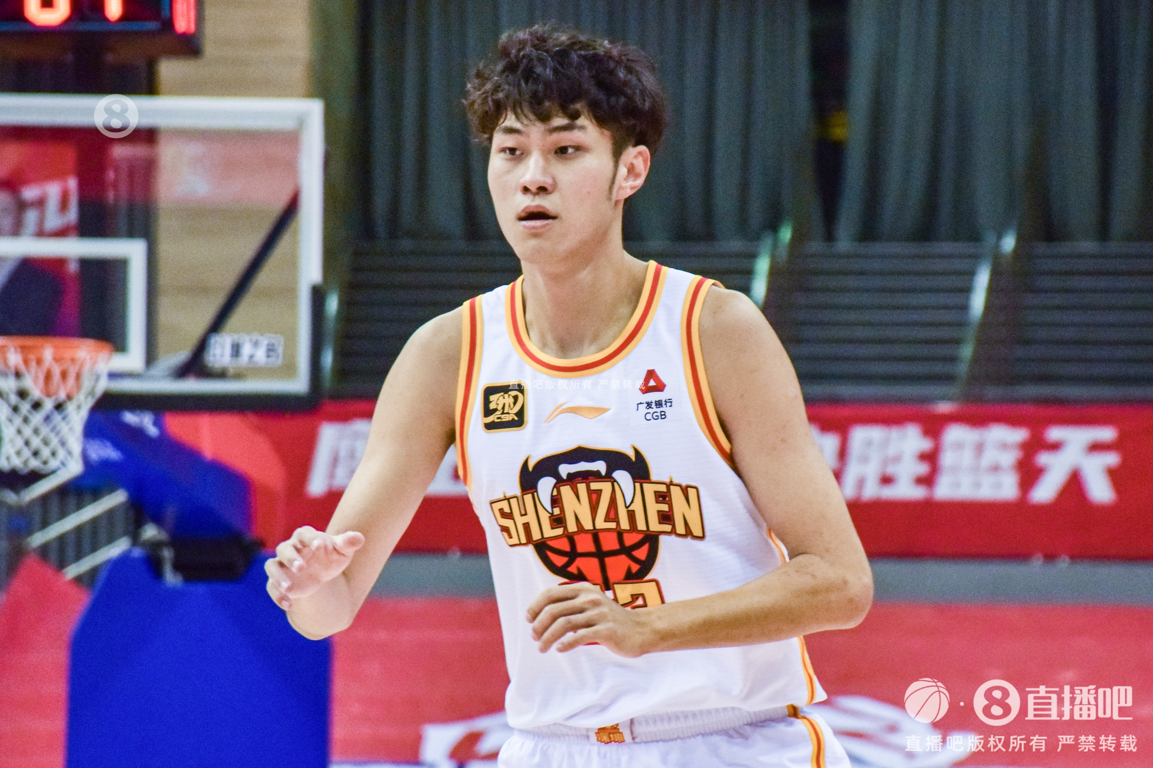  球隊主攻點(diǎn)！王浩然16中8拿到全隊最高20分外加2板4助2斷