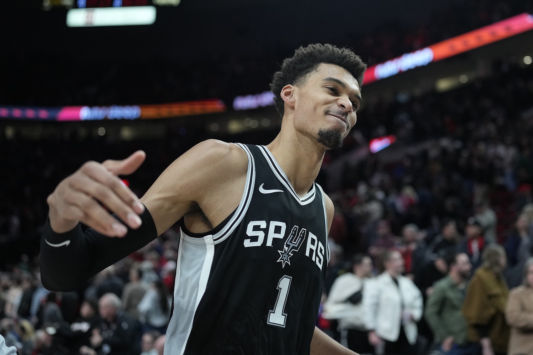  下一個(gè)NBA超級巨星？文班亞馬——身高&技術(shù)與人格魅力的完美結合