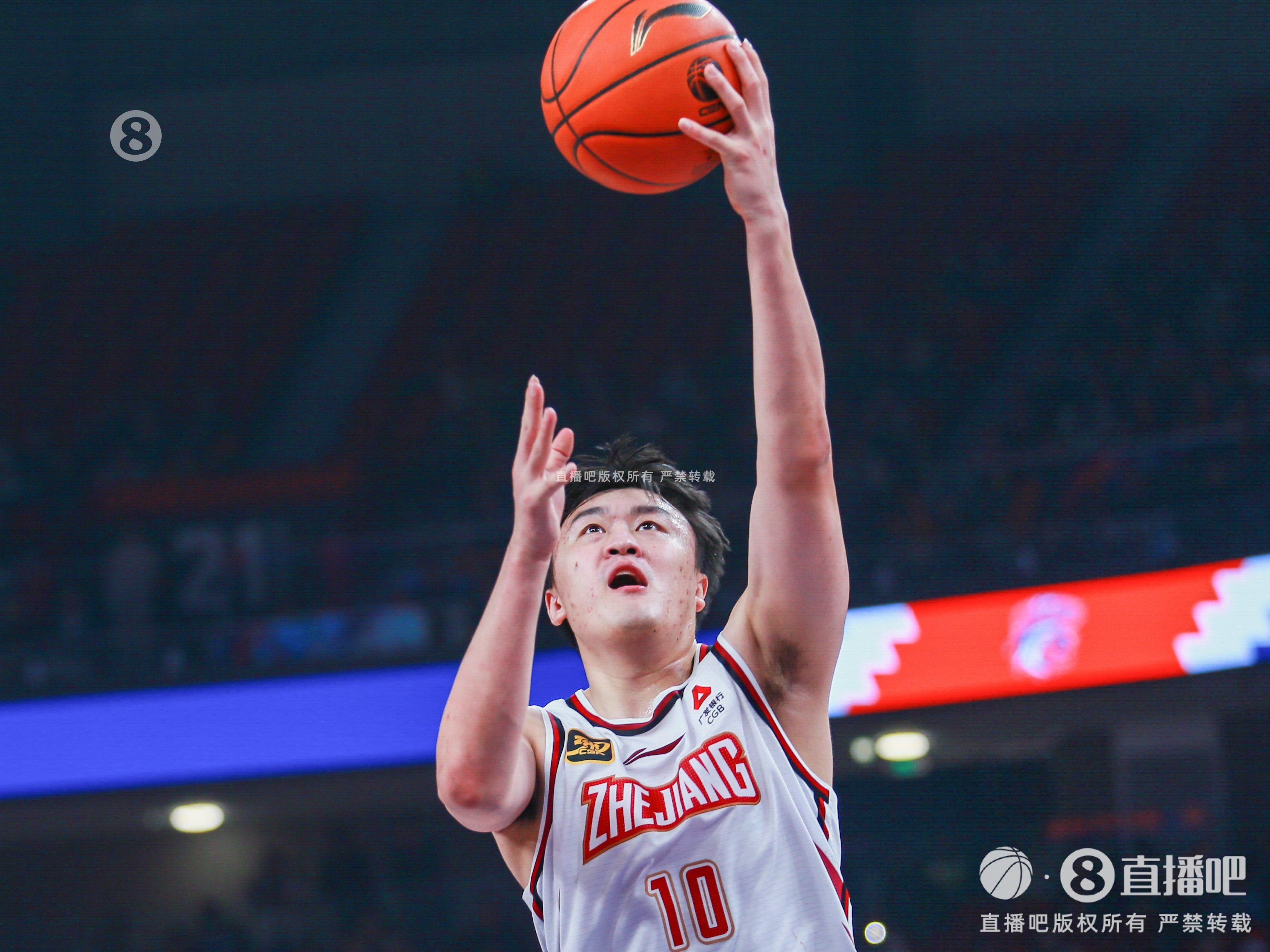  獲勝功臣！劉澤一11中9高效砍下19分13板2斷 拼下3前場(chǎng)籃板