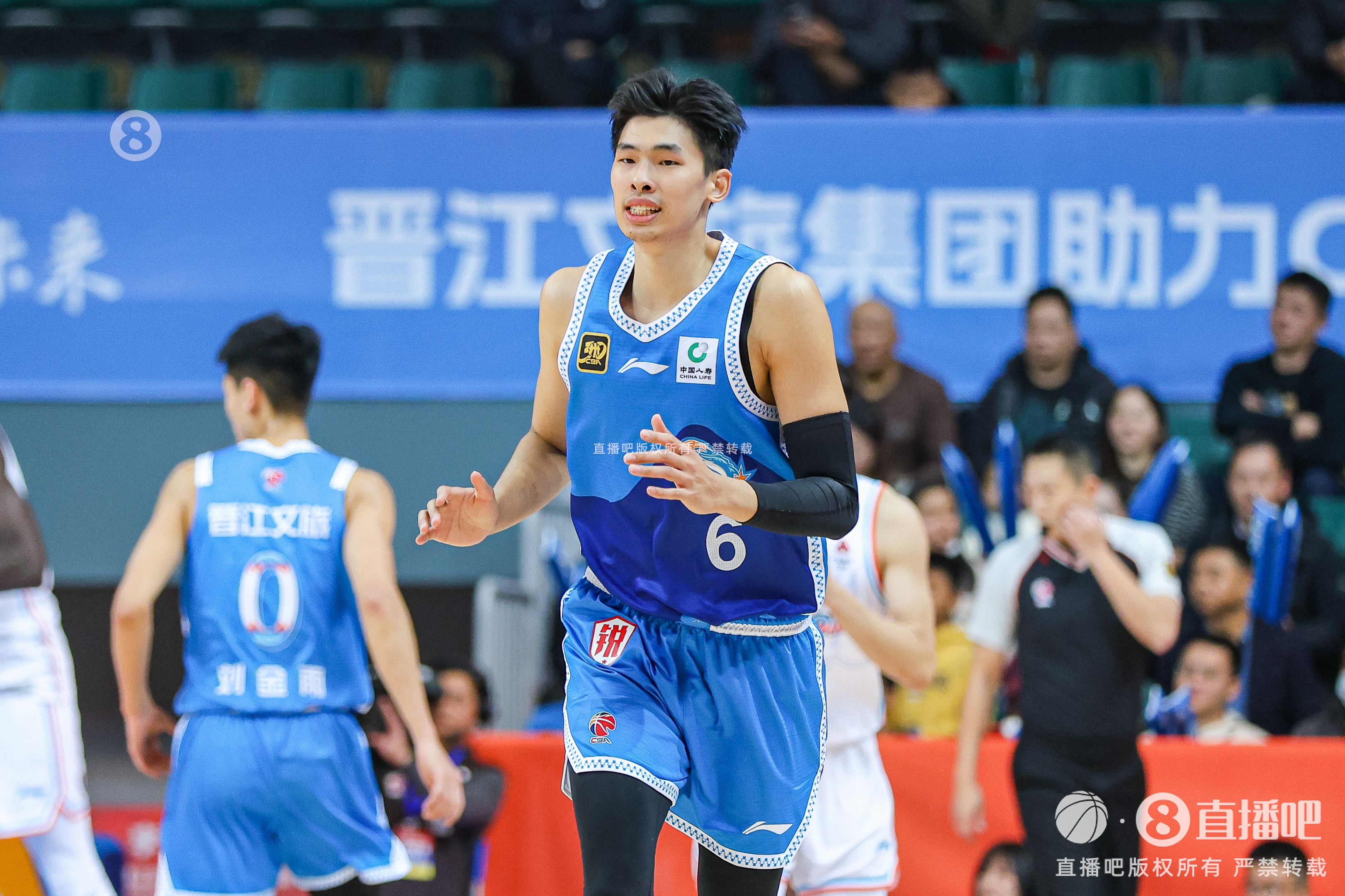  拼盡全力！鄒陽(yáng)17中10空砍27分10板 罰球4中4
