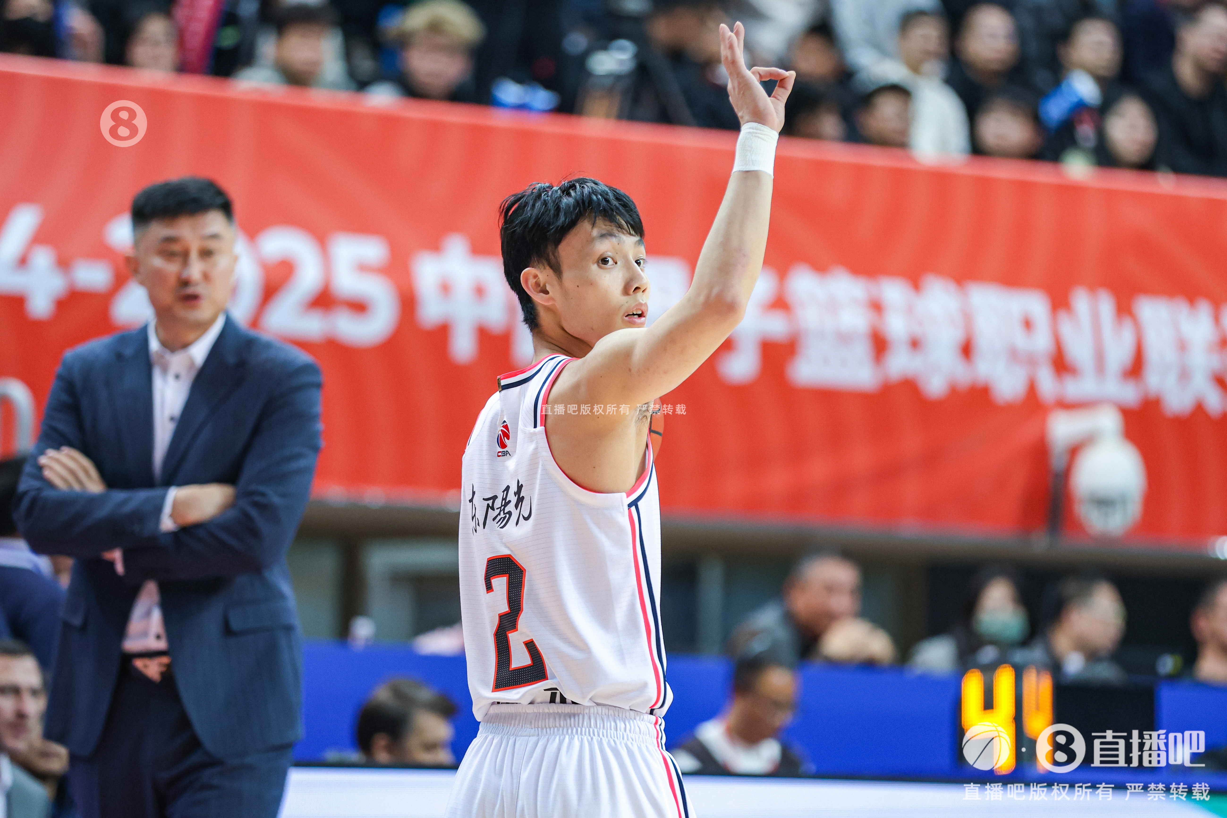 輕松加輕松！徐杰出戰僅28分鐘 8中5拿到12分3板5助3斷 正負值+21