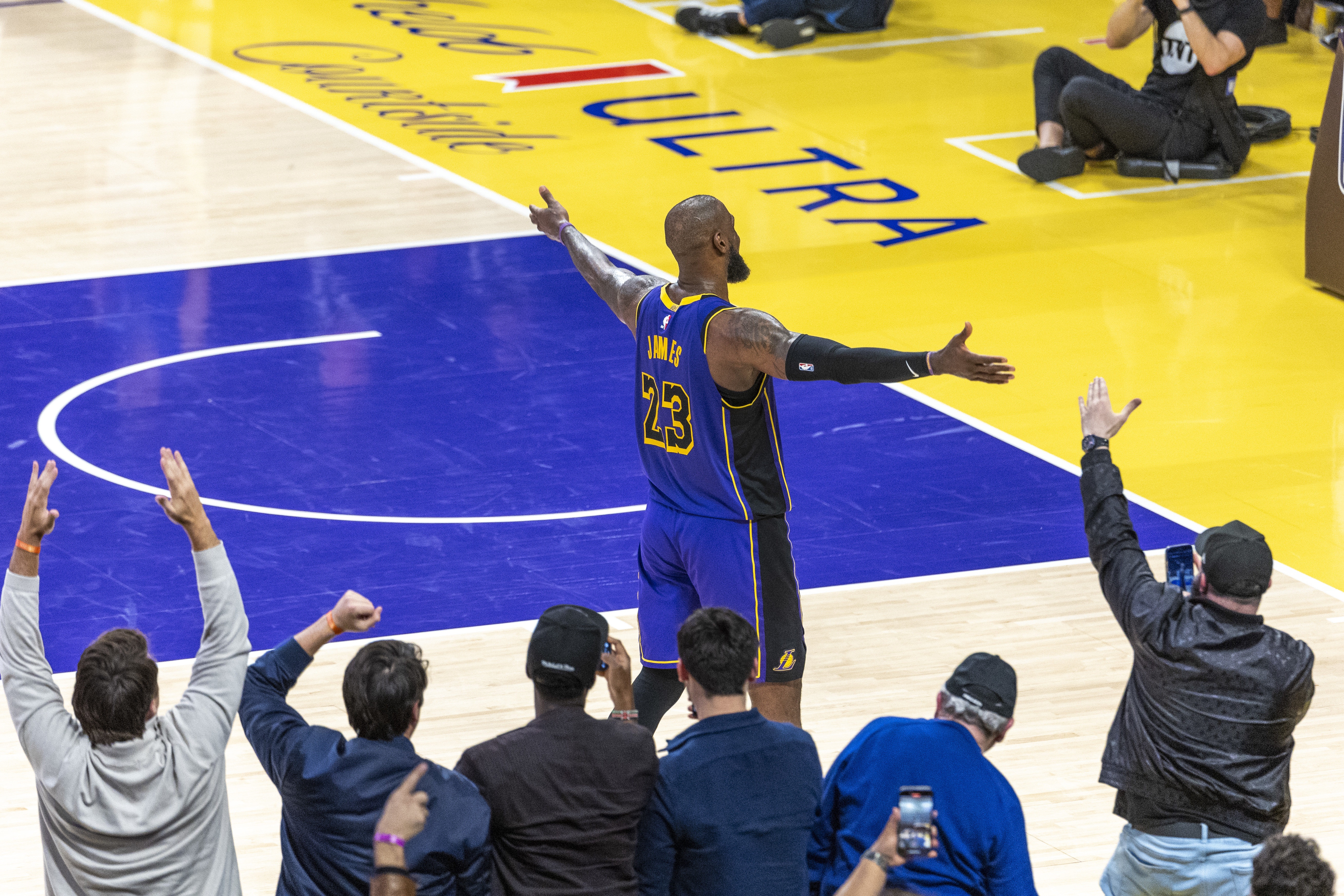  分析NBA目前的輿論環(huán)境：詹姆斯之后 聯(lián)盟門(mén)面成了一個(gè)燙手山芋？
