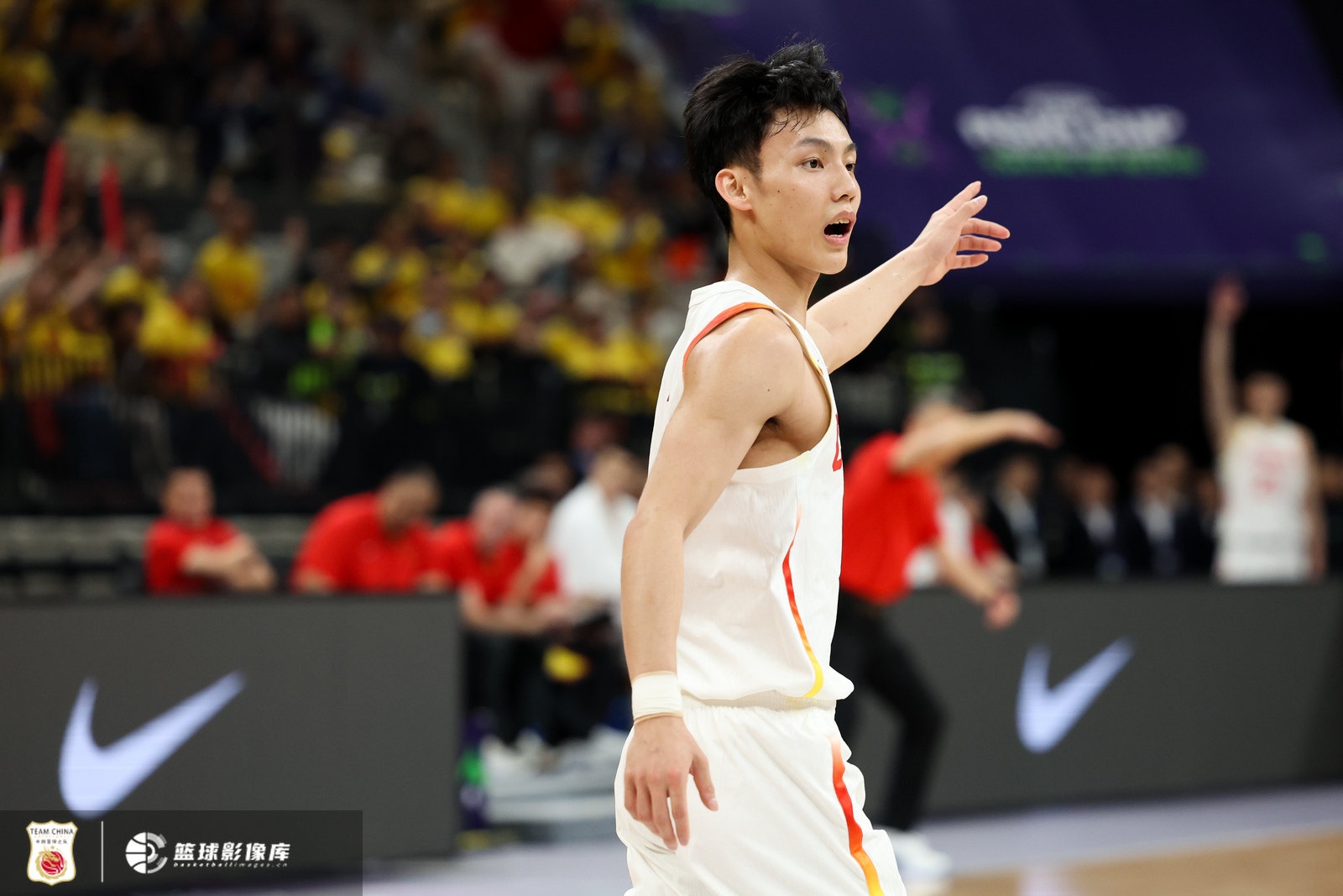  首發(fā)出戰不在狀態(tài)！徐杰全場(chǎng)3中0沒(méi)得分 拿到3板1助2斷另2失誤